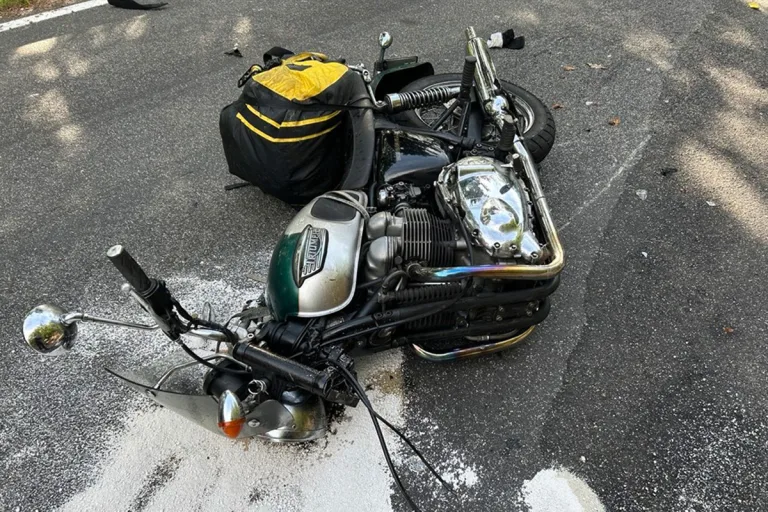 Eßweiler RP – Motorradfahrer bei Unfall mit Pkw schwer verletzt