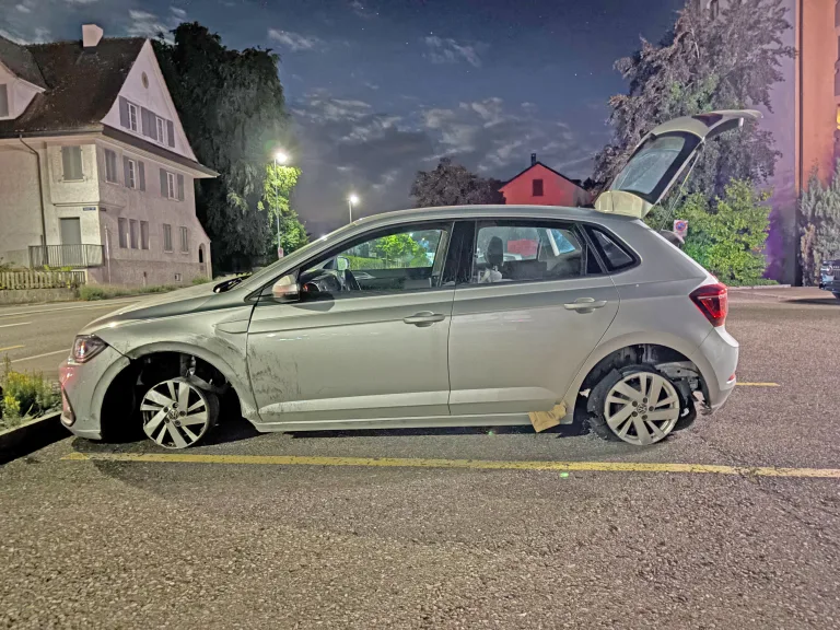 Amriswil TG – Fahrunfähig mit beschädigtem Auto unterwegs