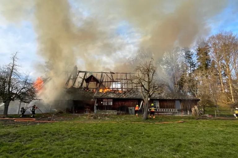 Reisiswil BE – Stall komplett ausgebrannt
