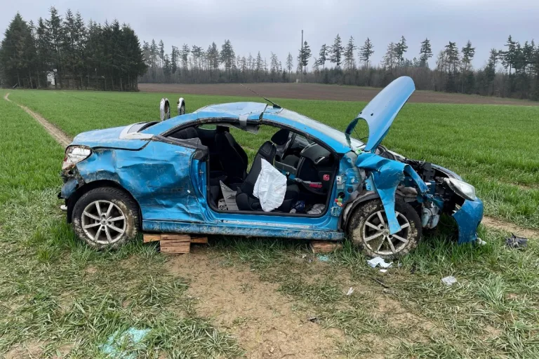 Schauren - Hilfeleistung nach schwerem Unfall wird durch Bevölkerung gestört