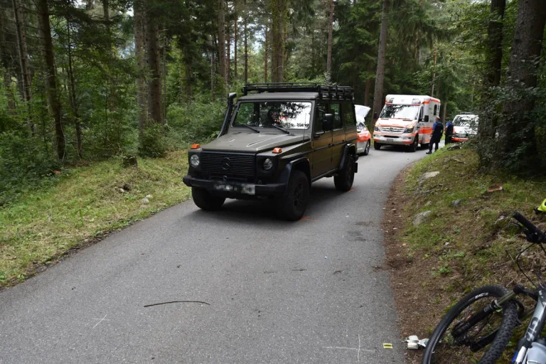Maienfeld GR – Kollision zwischen einem Militärfahrzeug und einem Fahrrad