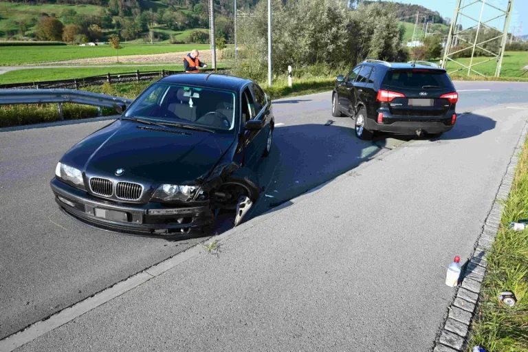 Rüthi SG - 18-Jähriger verursacht Unfall - eine Person verletzt
