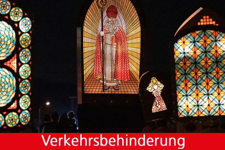 Kägiswil OW - Verkehrsbehinderungen aufgrund des St. Niklaus Einzugs
