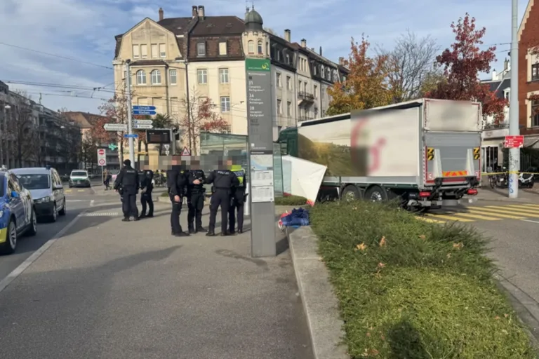 Basel – 90-jährige Fussgängerin bei Unfall tödlich verletzt