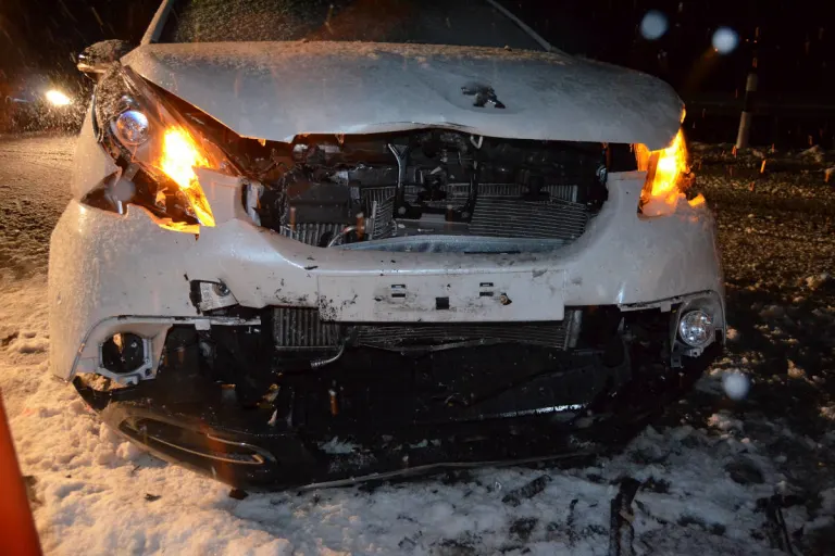 Unfälle in Herisau und Teufen AR – Chaos auf schneebedeckten Strassen