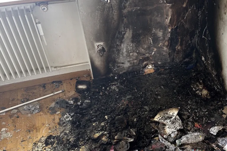 Wil SG – Kerze löst Zimmerbrand aus