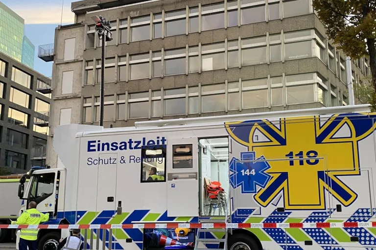 Zürich - Grosseinsatz und Evakuierung aufgrund von giftigen Gasen 
