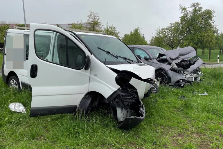 Schönholzerswilen TG – Zwei Verletzte bei heftigem Crash nach Überholmanöver