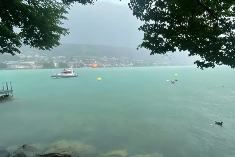 [Update] Vermisstmeldung in Zug - Vermisste 45-Jährige Frau tot im Zugersee entdeckt