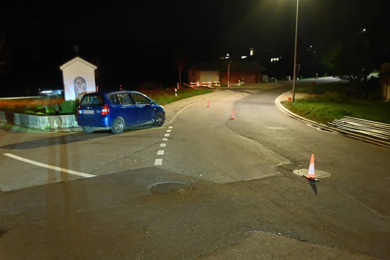 Niederhelfenschwil SG – Unfall beim Abbiegen
