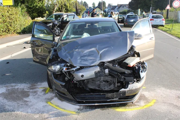 Burscheid - Mehrere Verletzte bei Auffahrunfall