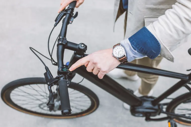 E-Bikes in der Schweiz – Führerausweis, Helmpflicht und Bussen