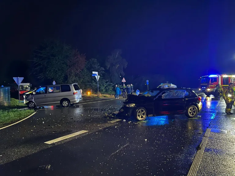 Grevenbroich – Unfall bei Neurath fordert zwei Verletzte
