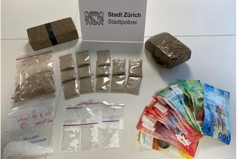 Stadt Zürich - Drogenhändler im Kreis 7 festgenommen