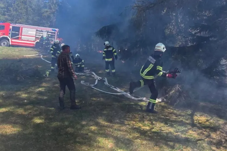 Waldbrand in Stainz unter Kontrolle – Gefahr weiterhin hoch