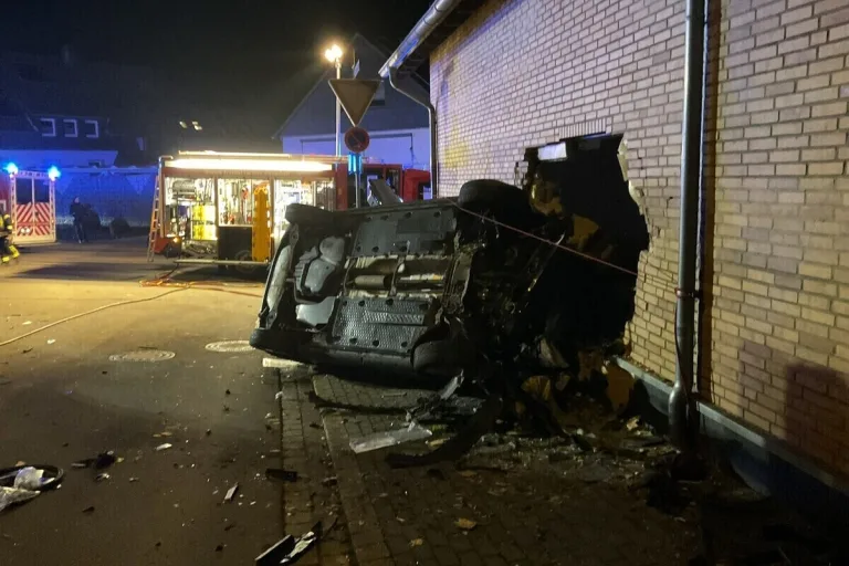 Nideggen NW - Mehrere teils schwer verletze Personen nach Unfall