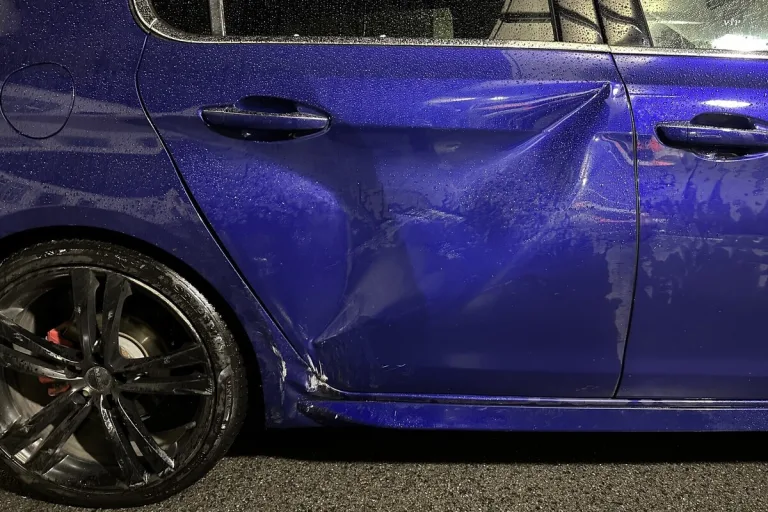 Herisau AR - Mit einem vortrittsberechtigten Fahrzeug kollidiert 
