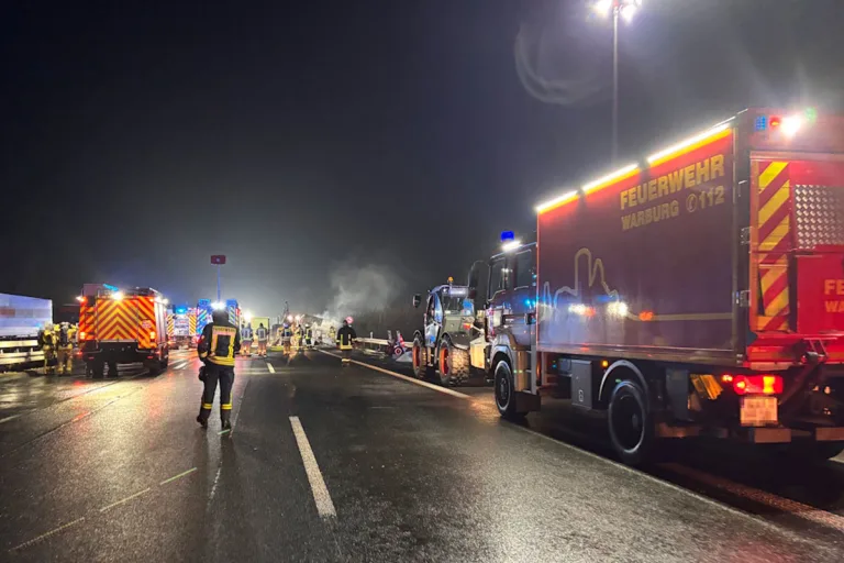 A44 Lichtenau – Drei Tote nach Glatteis-Massenkarambolage