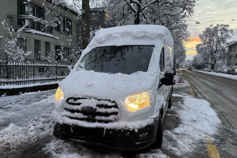 Winterthur ZH – Mehrere Anzeigen wegen Schnee- und Eisbelägen auf Fahrzeugen