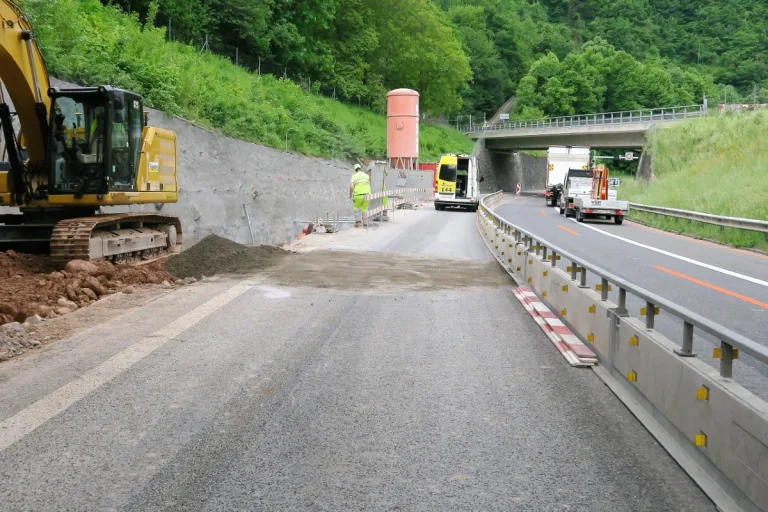 Mühlehorn GL - Schwerer Arbeitsunfall an der Autobahn A3