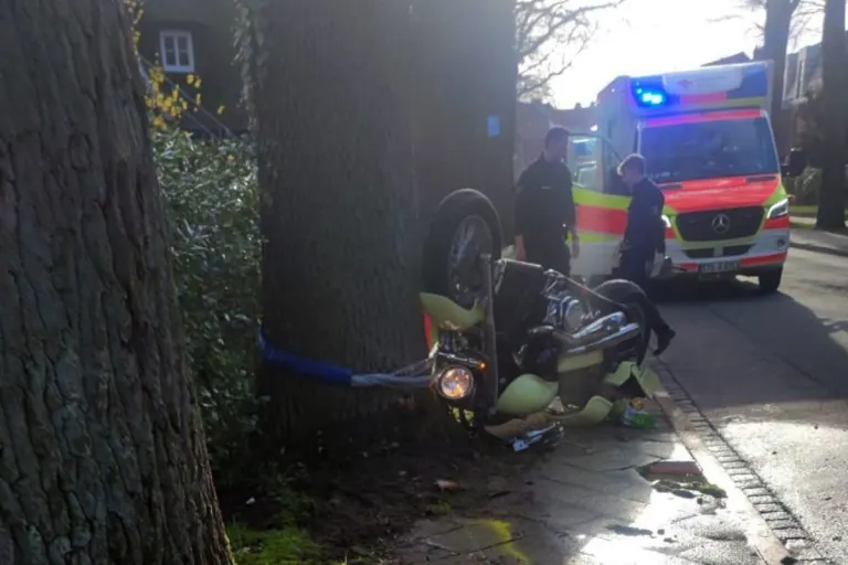 Buxtehude: 51-jähriger Motorradfahrer bei Unfall tödlich verletzt