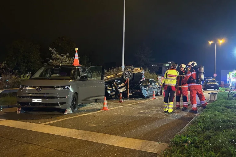 Regensdorf ZH – Heftige Kollision mit mehreren Autos