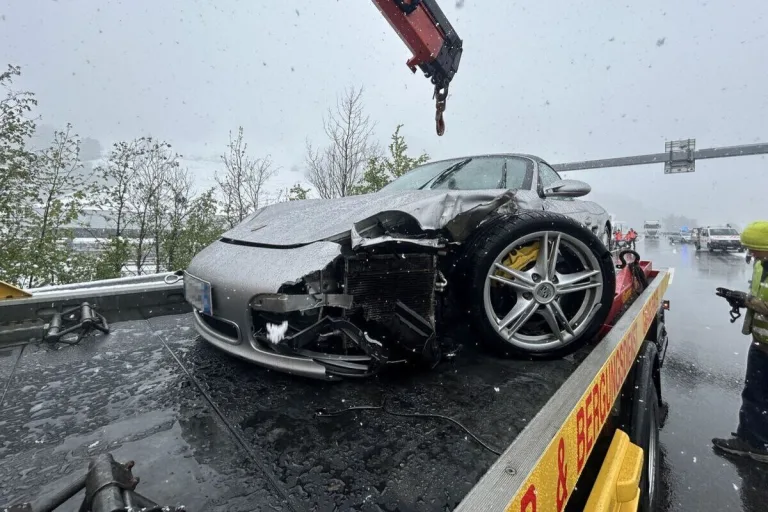 Innerschwyz - A4 nach Unfall bei winterlichen Verhältnissen gesperrt