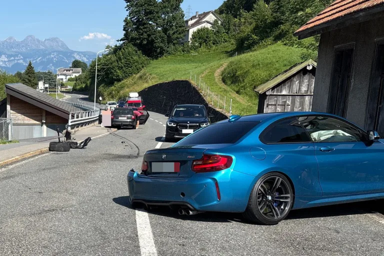 Unfall in Filzbach GL – Wegen Ablenkung kollidiert