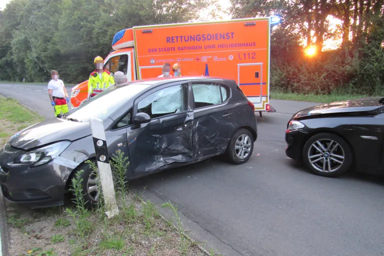 Ratingen – Wendemanöver führt zu Unfall