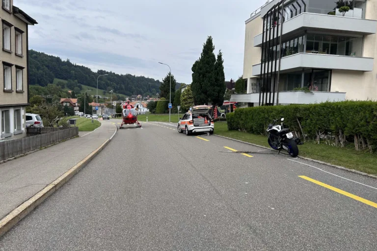 Grub AR – Motorradfahrer bei Unfall schwer verletzt