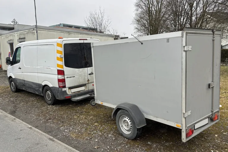 Emmen/A2 LU – Mehrere Mängel an Lieferwagen mit Anhänger festgestellt