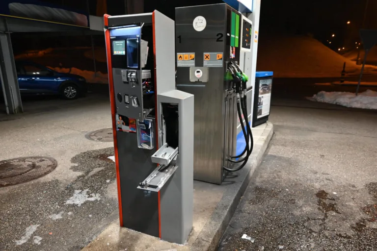 Flawil SG – Bezahlautomat bei Tankstelle aufgebrochen