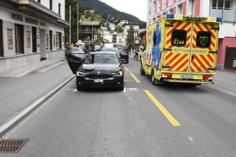 Davos GR - Verkehrsunfall mit einem verletzten 6-jährigen Knaben 