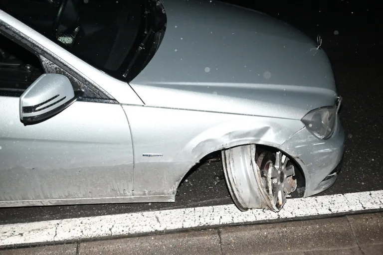 Rehetobel AR – Bei Unfall in Auto geprallt und einfach weitergefahren