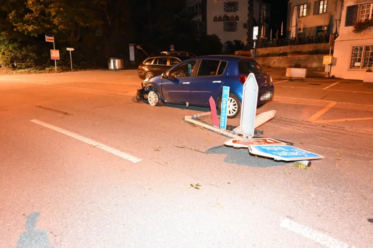 Werdenberg SG - Alkoholisierter Autolenker fährt über Verkehrsinsel 