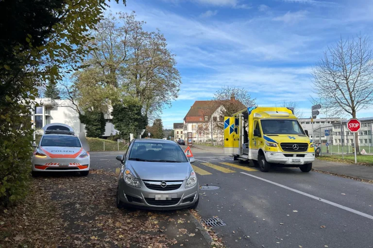 Niederuzwil SG – Velofahrer nach Kollision mit Auto verletzt