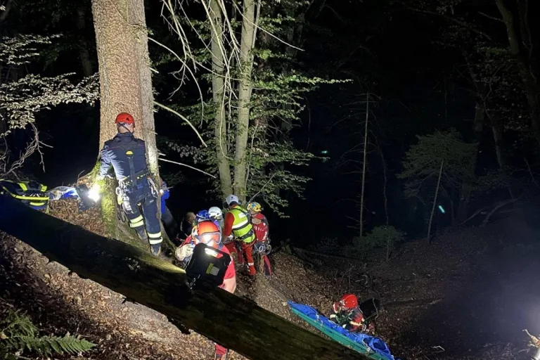 Cheyres FR - Zwei Personen nach Unfall schwer verletzt 