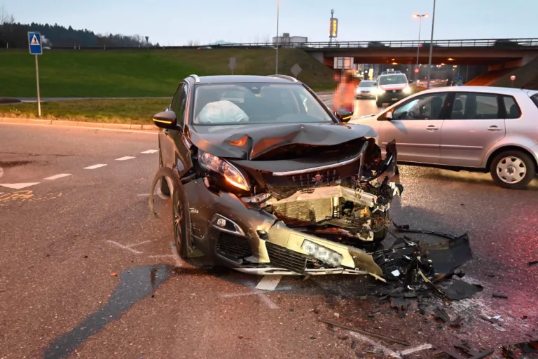 Oberbüren SG - Kollision zwischen zwei Autos