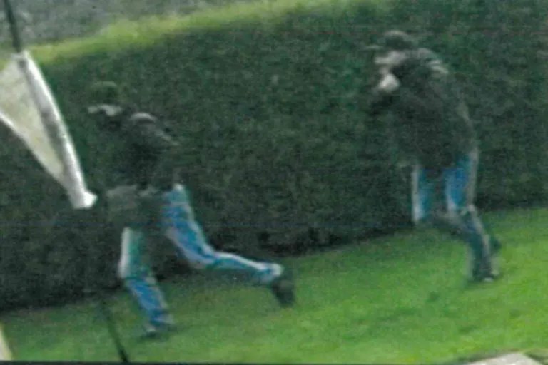 Polizei fahndet mit Fotos nach Einbrechern 