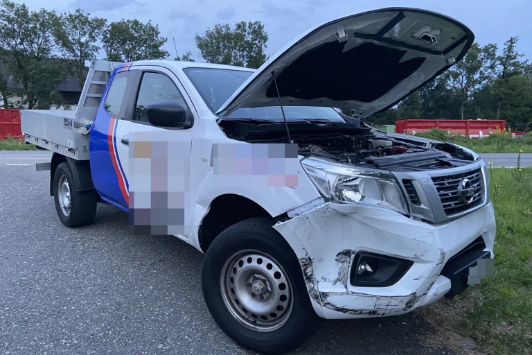 Gränichen AG - Unfall zwischen Lieferwagen und PKW