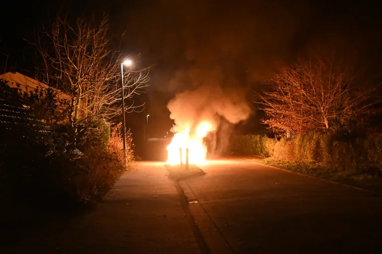 Stade – Elektroauto brennt in der Nacht vollständig aus