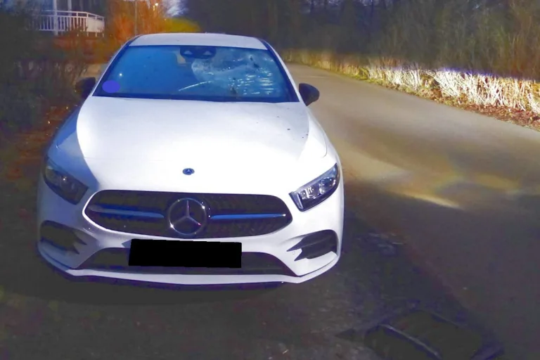 Minden – Jugendliches Duo beschädigt mehr als ein Dutzend Autos