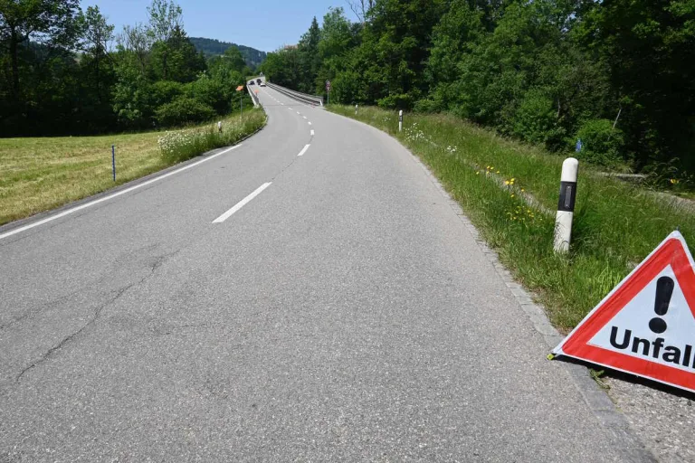 Lütisburg SG - Zeugenaufruf nach Sturz eines E-Bikers