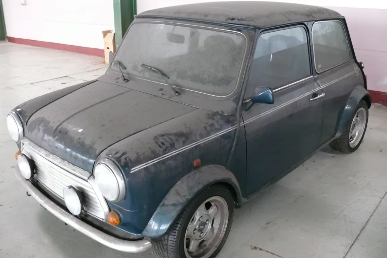 Düsseldorf – Gepfändeter Mini Cooper für 15.000 Euro versteigert