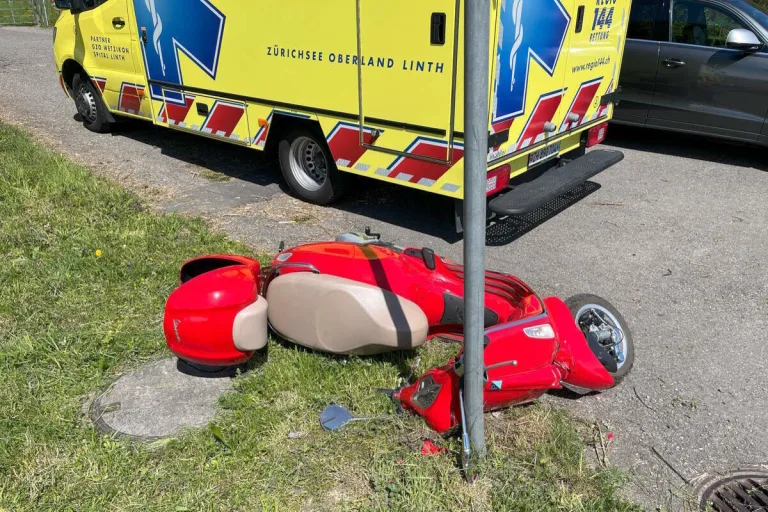 Bollingen SG – Motorradfahrerin bei Unfall verletzt