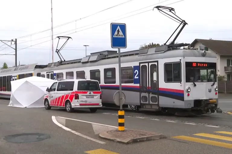 Gränichen AG - Frau tödlich von Zug erfasst 