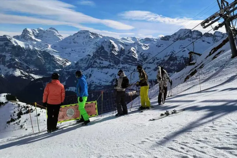 Champéry VS - 47-Jähriger stirbt nach Skiunfall