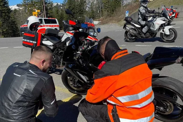 Die Zuger Polizei wünscht einen guten Start in eine sichere Motorradsaison
