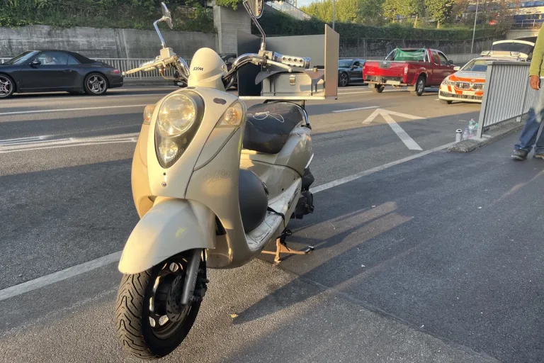 Rapperswil-Jona SG - Motorradfahrer nach Sturz im Spital