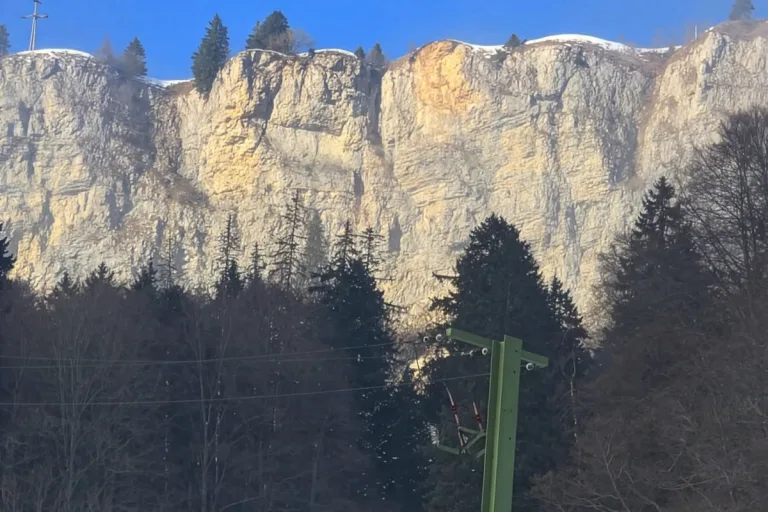 Grenchen/Bettlach SO – Felssturz an der Wandflue – Wanderweg gesperrt